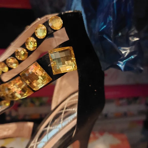 Chinese Laundry Heels - Picture 4 of 5